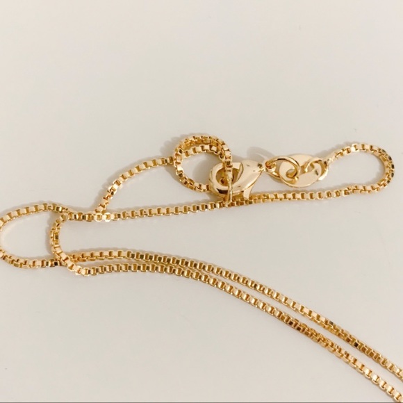 Single Box Necklace | 18k Gold Filled - Picture 4 of 7
